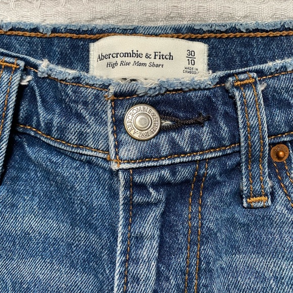 A&F high rise mom short curve love - Picture 3 of 3